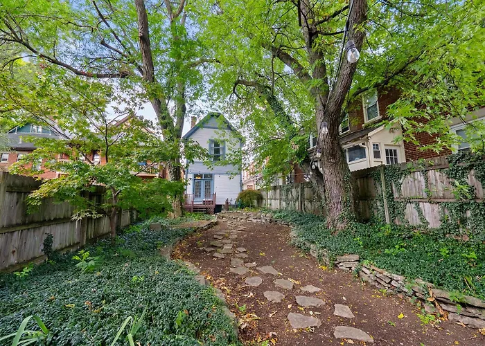 Walk To Short North, Near Osu & Convention Center Holiday home *