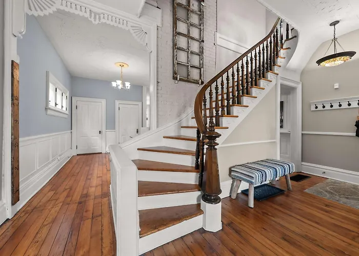 Walk To Short North, Near Osu & Convention Center Holiday home *