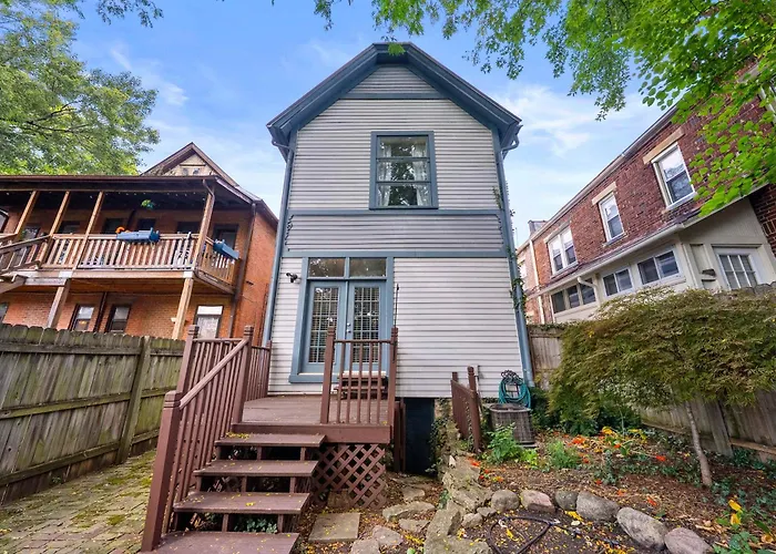 Walk To Short North, Near Osu & Convention Center Holiday home *